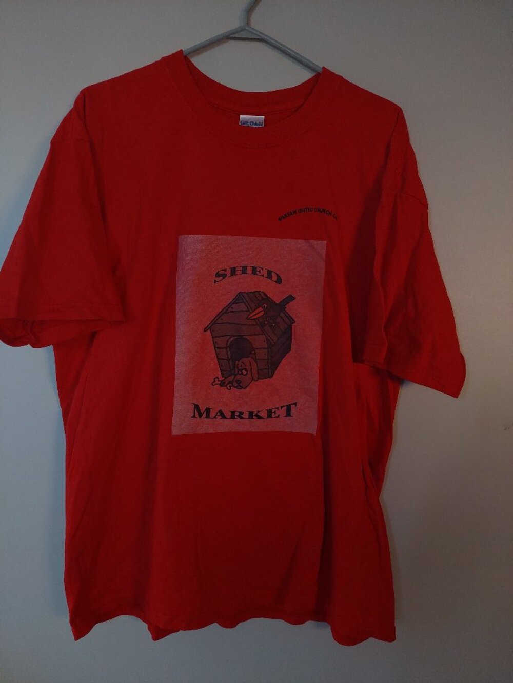 Gildan Men's XL T-shirt "Shed Market" and the "Warsaw United Church Charge"